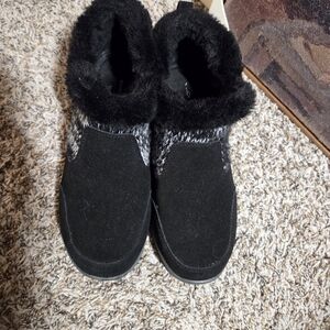 Skechers Black and Gray Fur-Lined Winter Boots